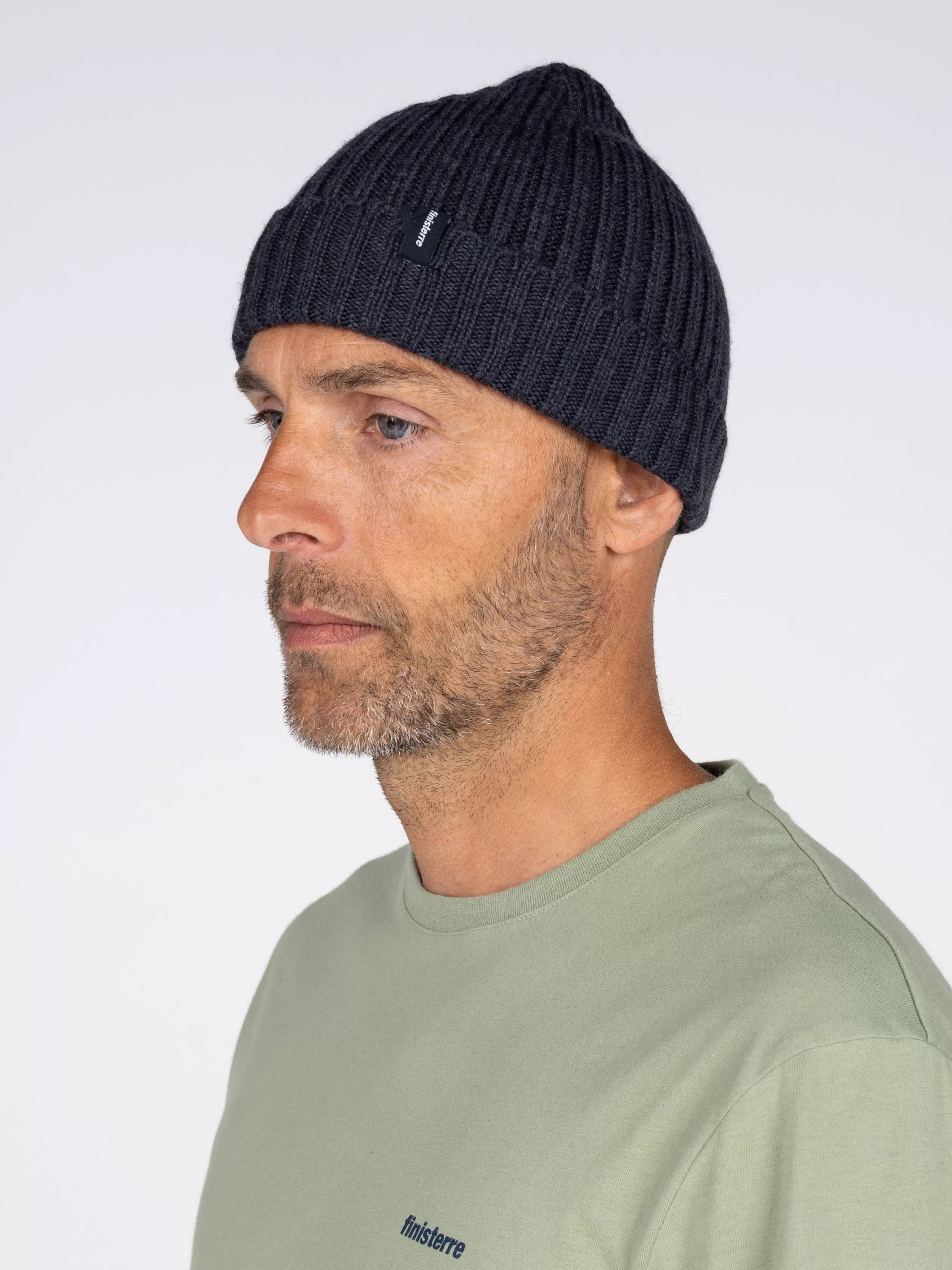 Finisterre 100% extrafine merino wool beanie in charcoal<Women Hats & Beanies | Hats & Beanies