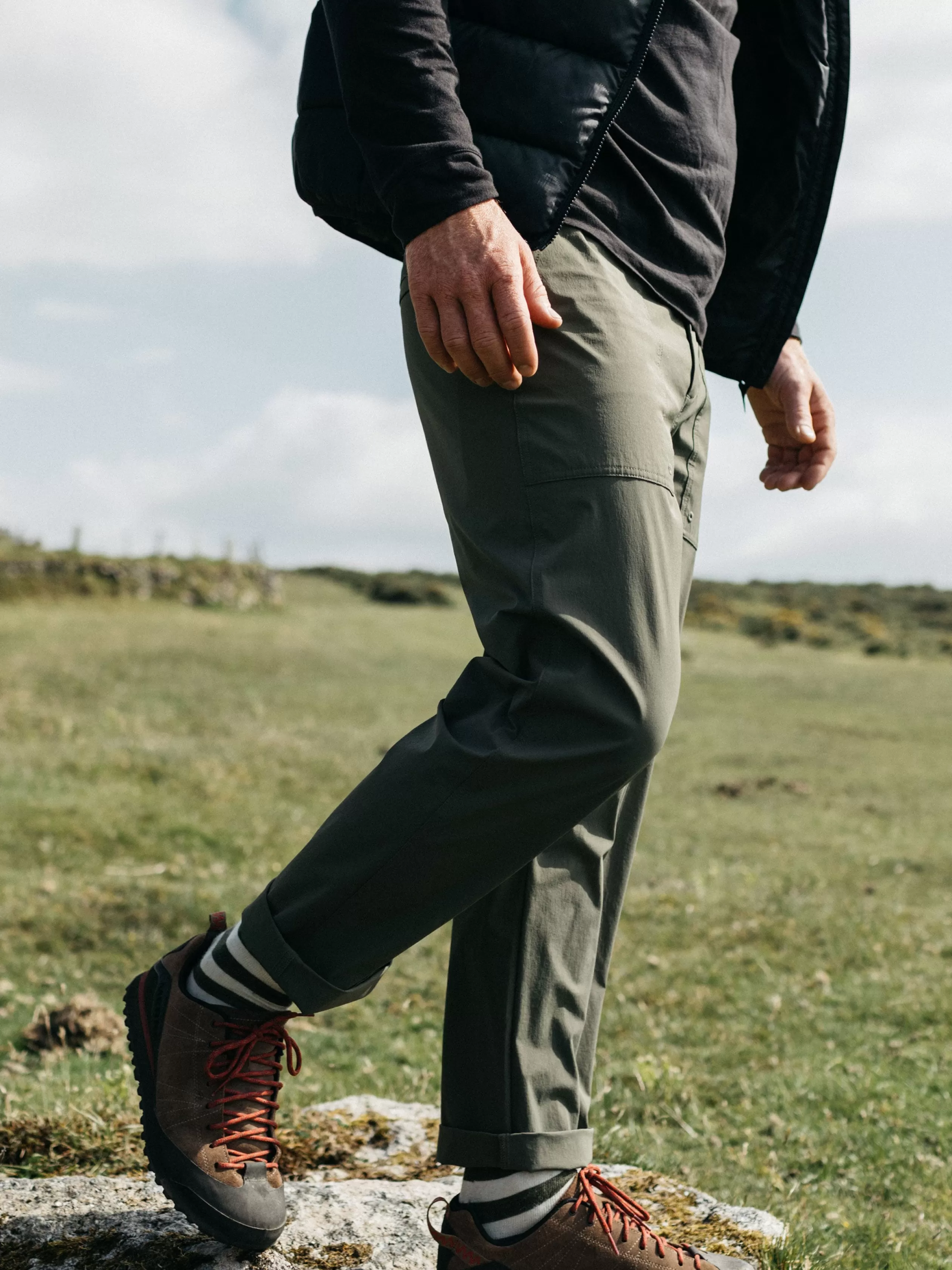 Finisterre Men's recycled adventure hiking trousers in green< Trousers & Jeans