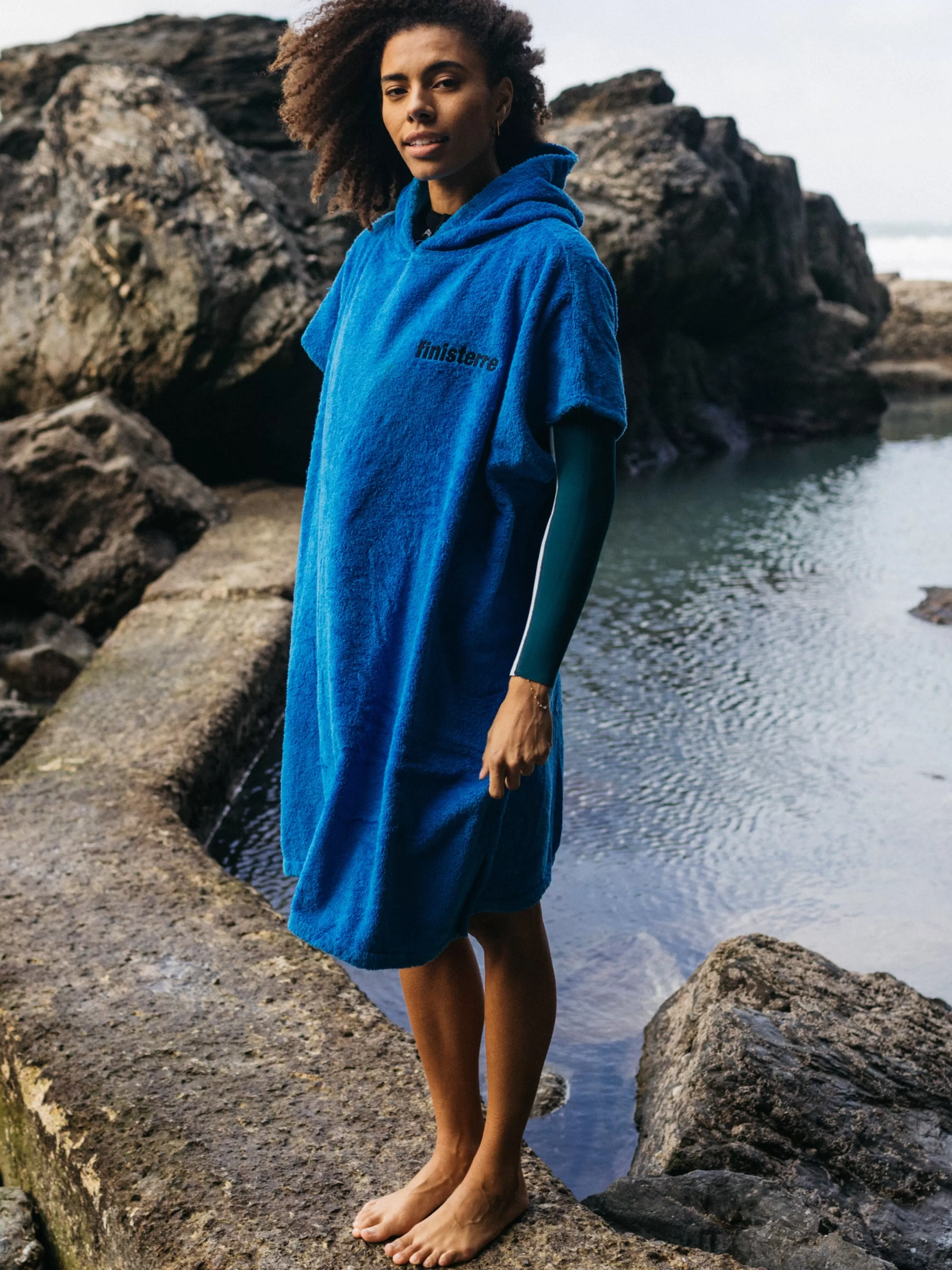 Finisterre Organic cotton towelling changing robe in cerulean blue<Women Swimwear & Bikinis | Swimwear