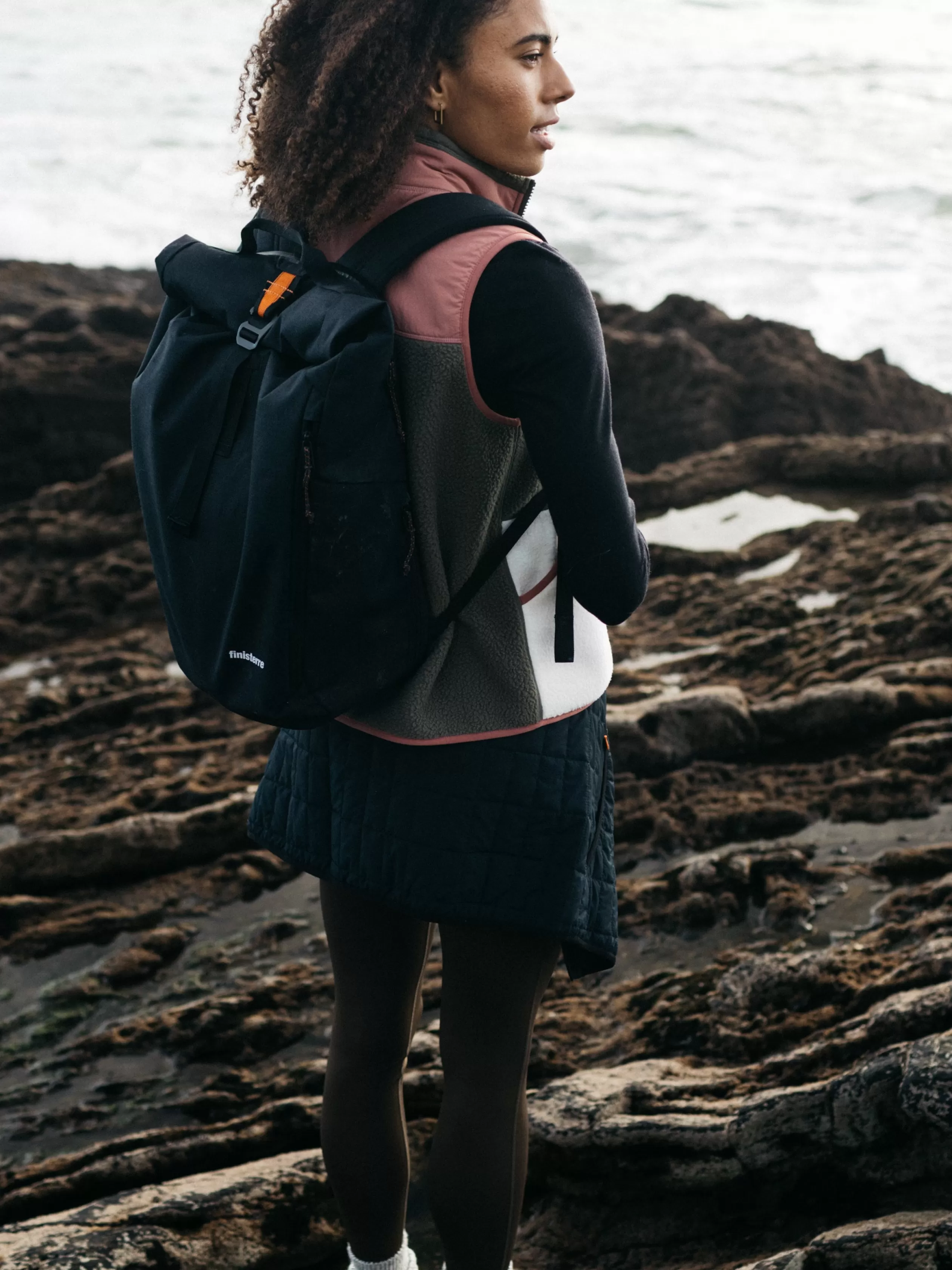 Finisterre Recycled 23L roll-top backpack in black<Women Bags | Bags