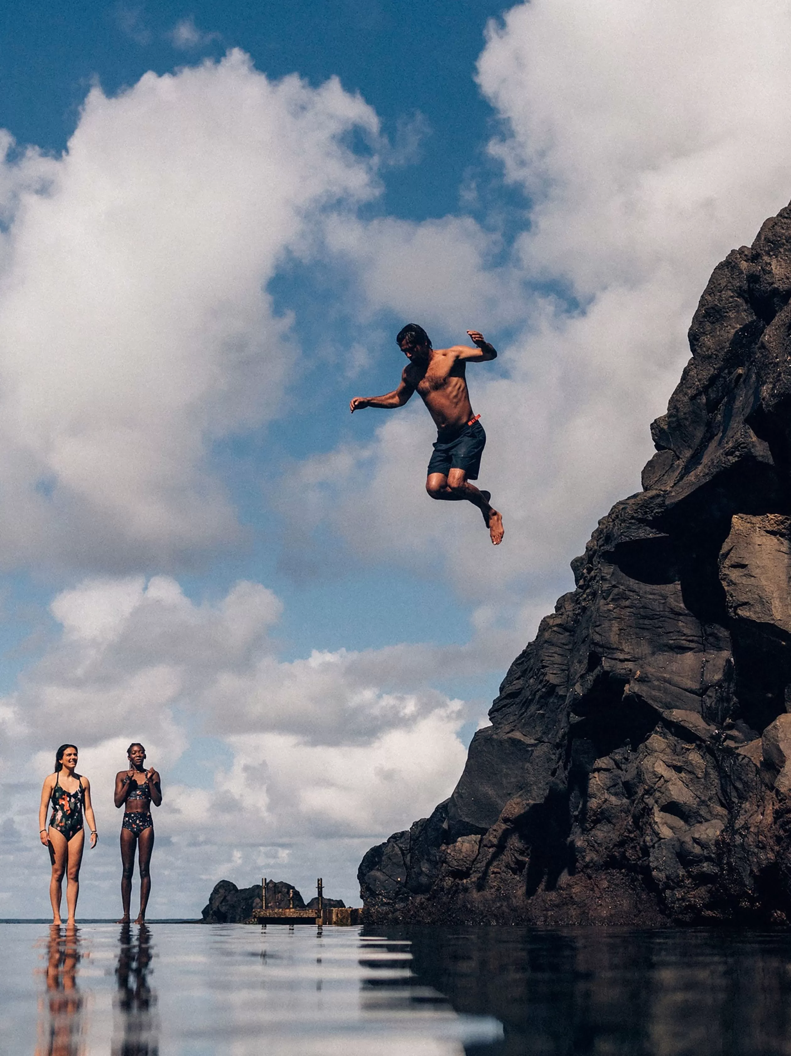 Finisterre Recycled adventure shorts in blue< Swimwear | Shorts