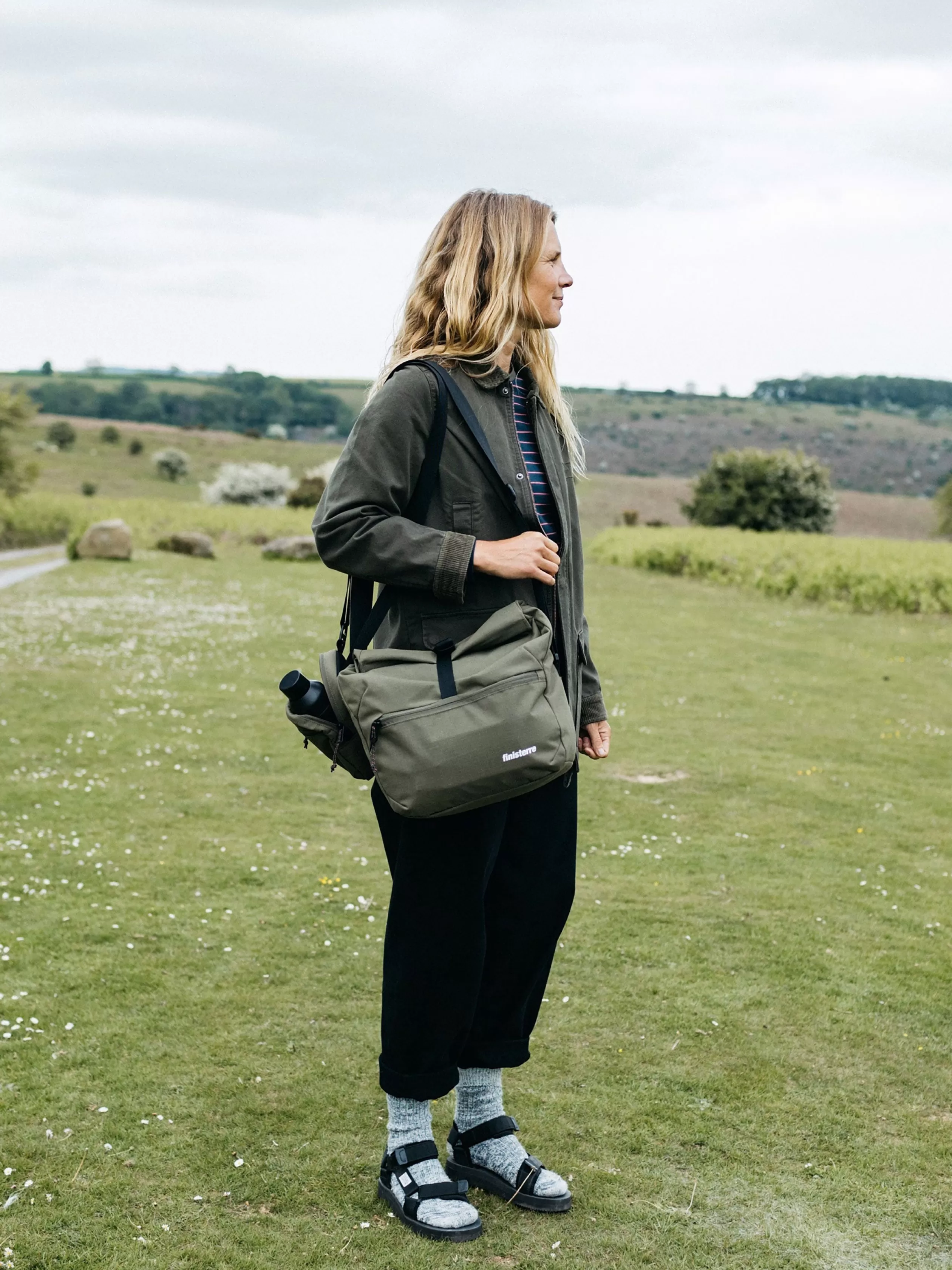 Finisterre Recycled crossbody bag in dark olive<Women Bags | Bags