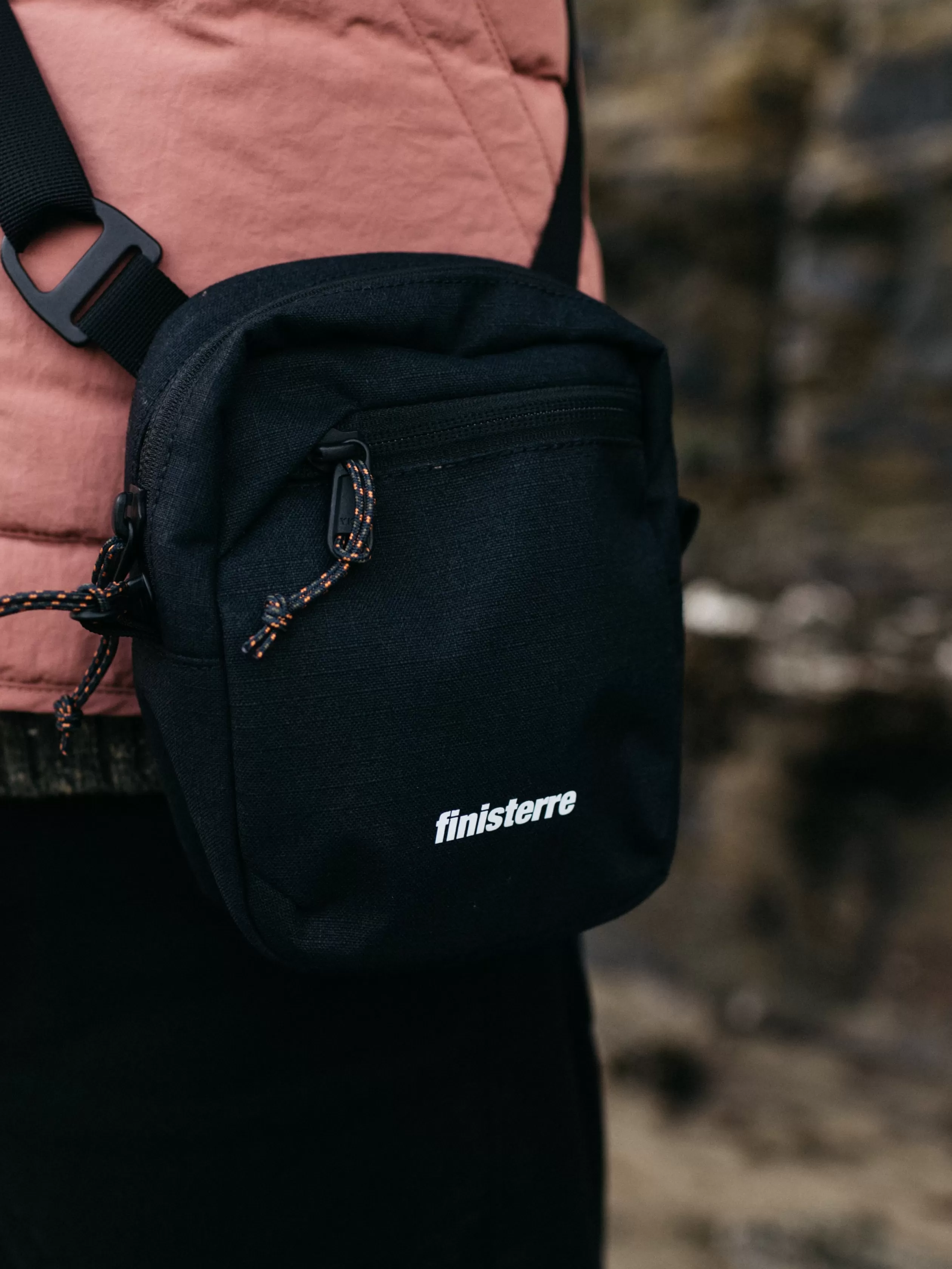 Finisterre Recycled pocket pack bag in black<Women Bags | Bags