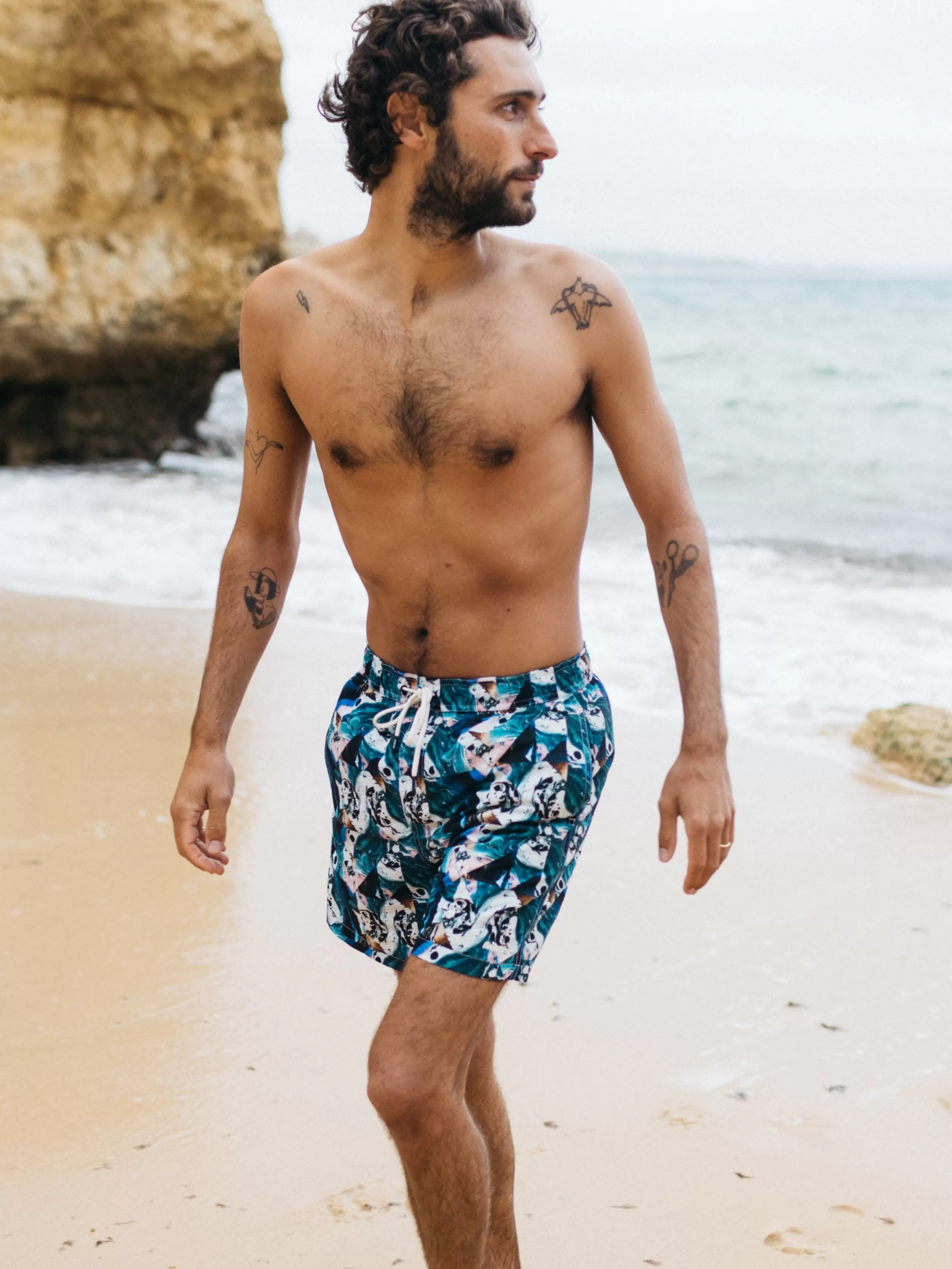 Finisterre Recycled swim shorts in print< Swimwear