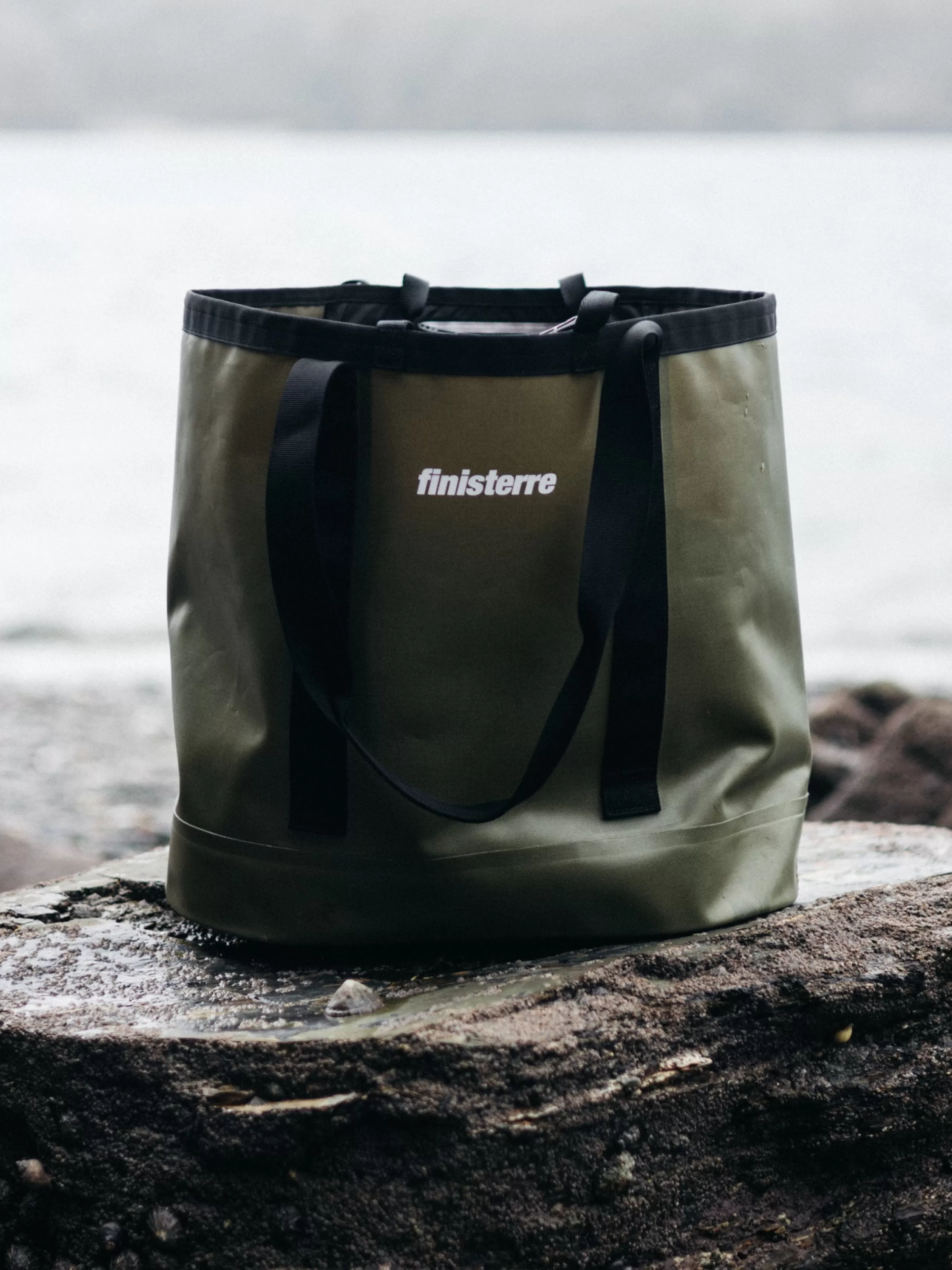 Finisterre Recycled waterproof 35L tote bag in olive green<Women Bags | Bags