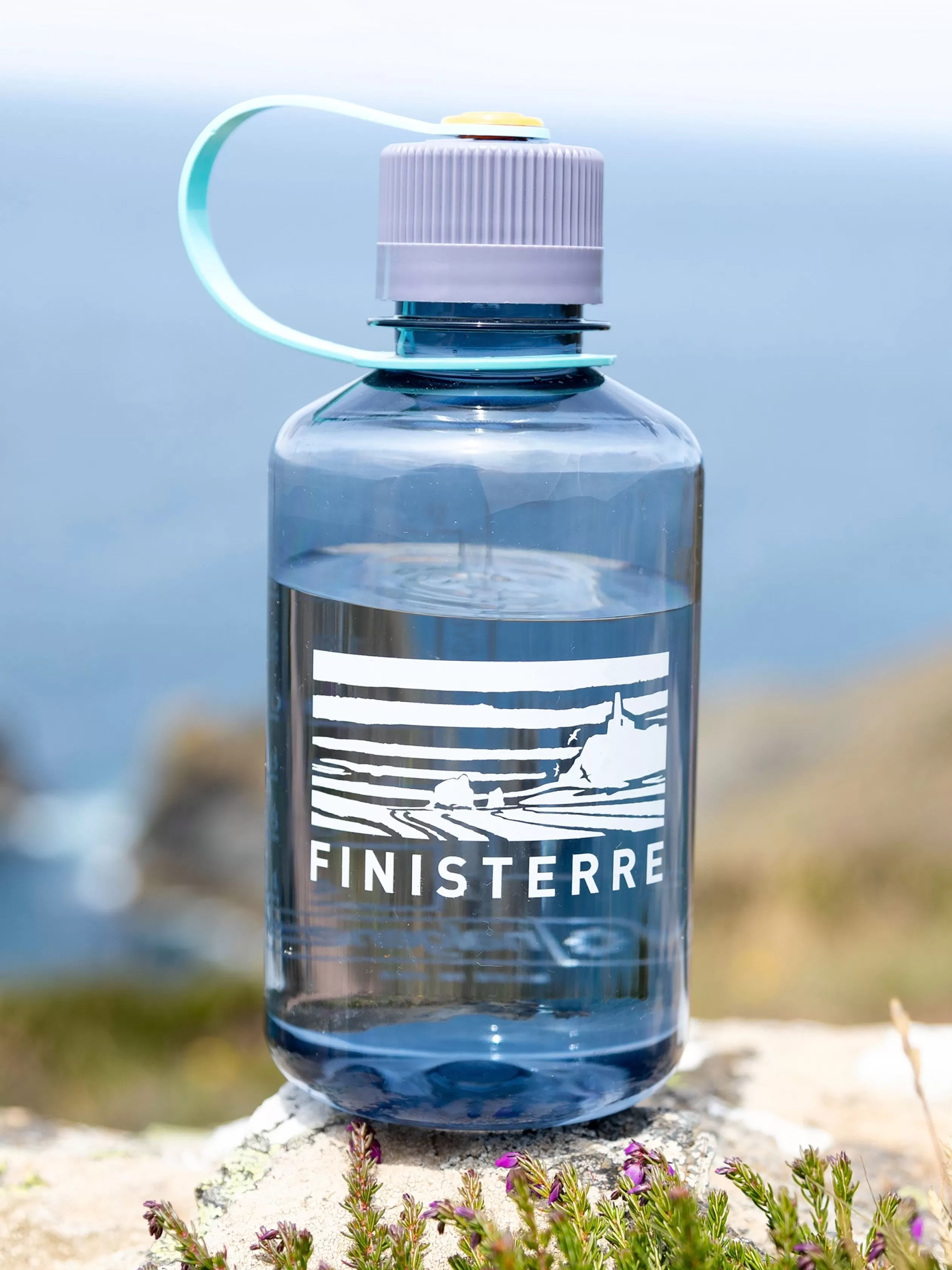 Finisterre Reusable 500ml bottle in smoke grey<Women Water Bottles | Water Bottles